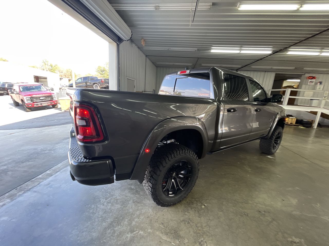 Vehicle Image 8
