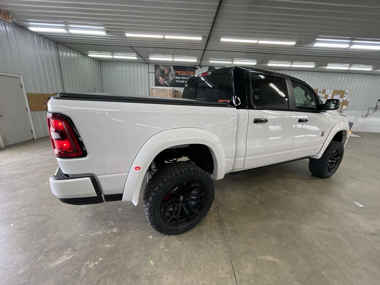Vehicle Image 8
