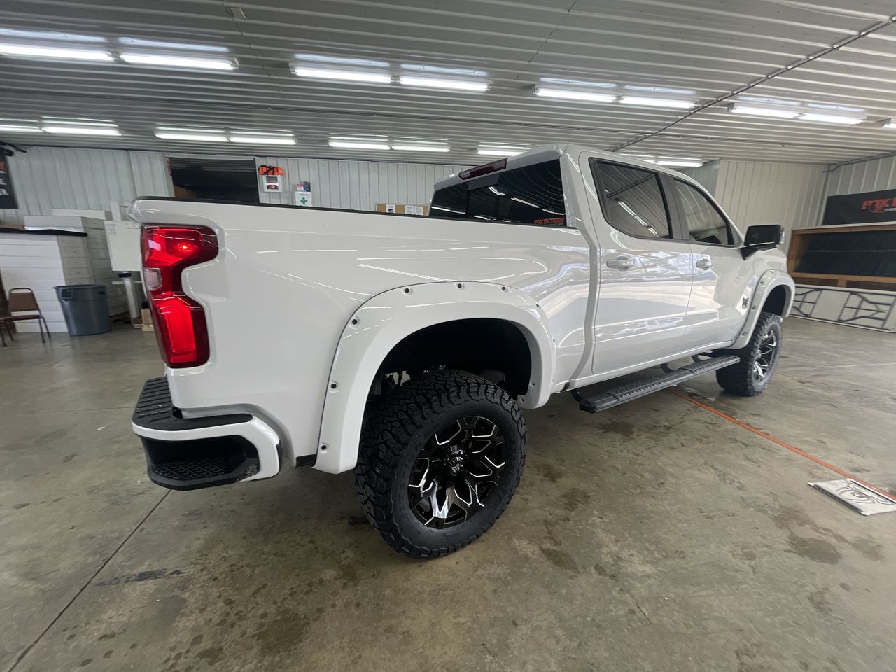 Vehicle Image 8