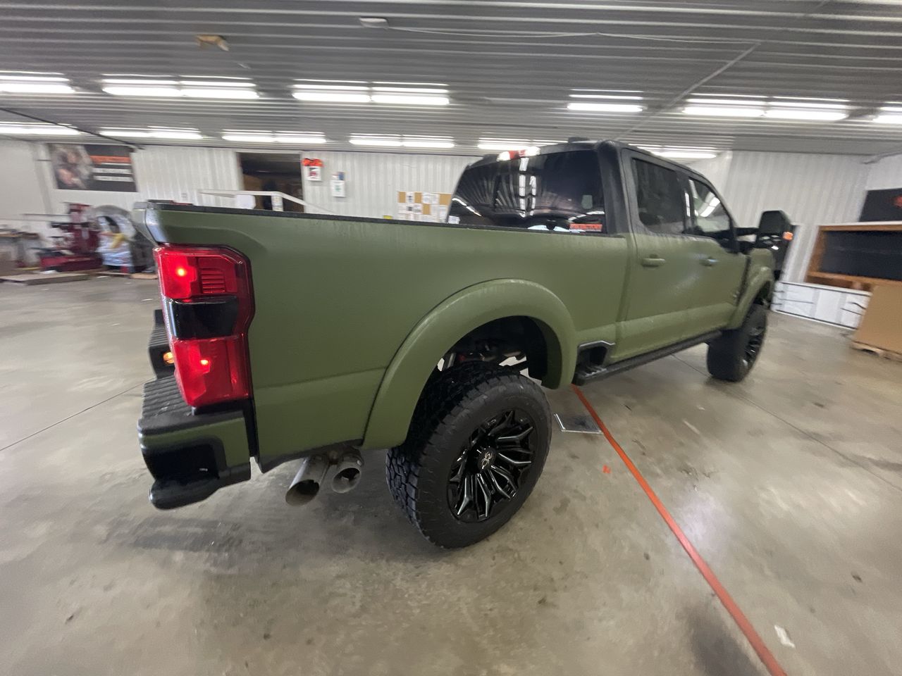 Vehicle Image 8