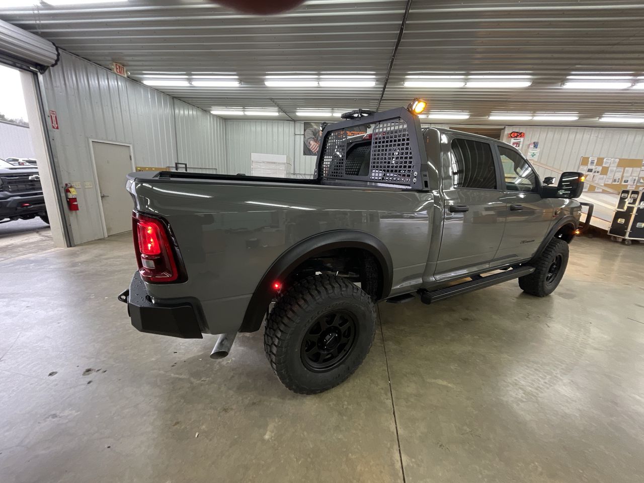 Vehicle Image 8