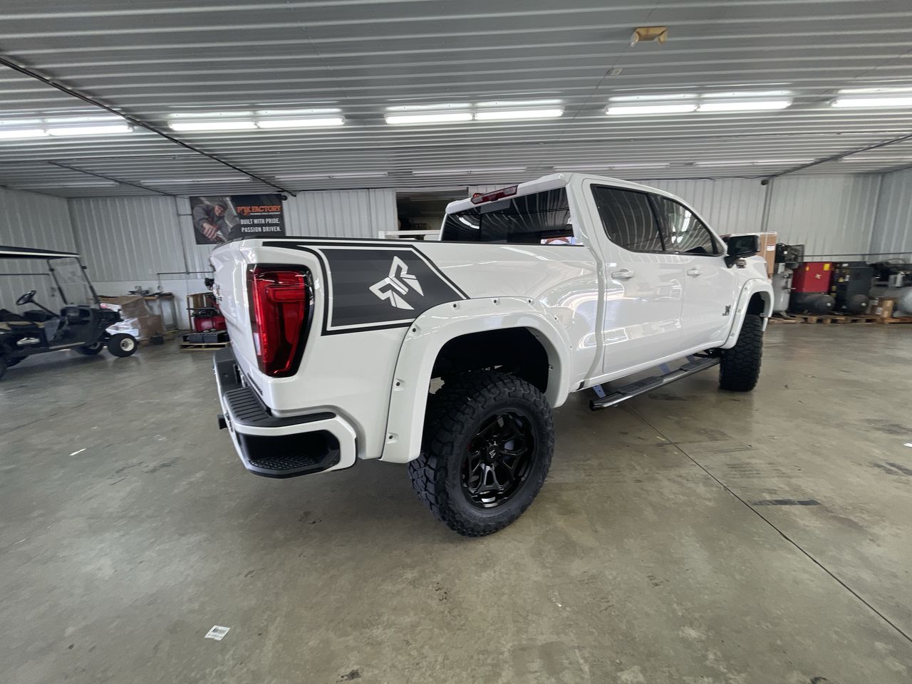 Vehicle Image 8