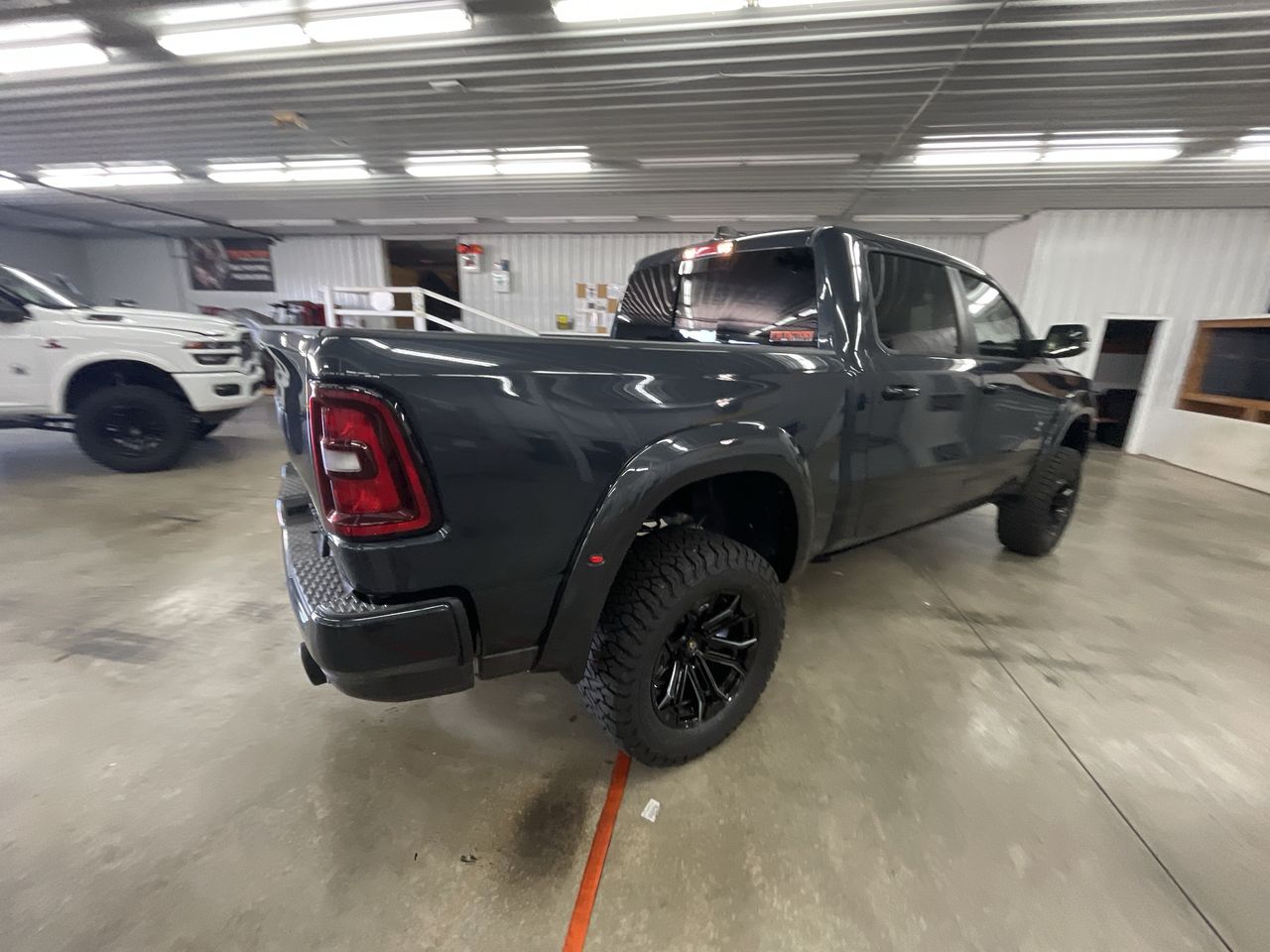 Vehicle Image 8