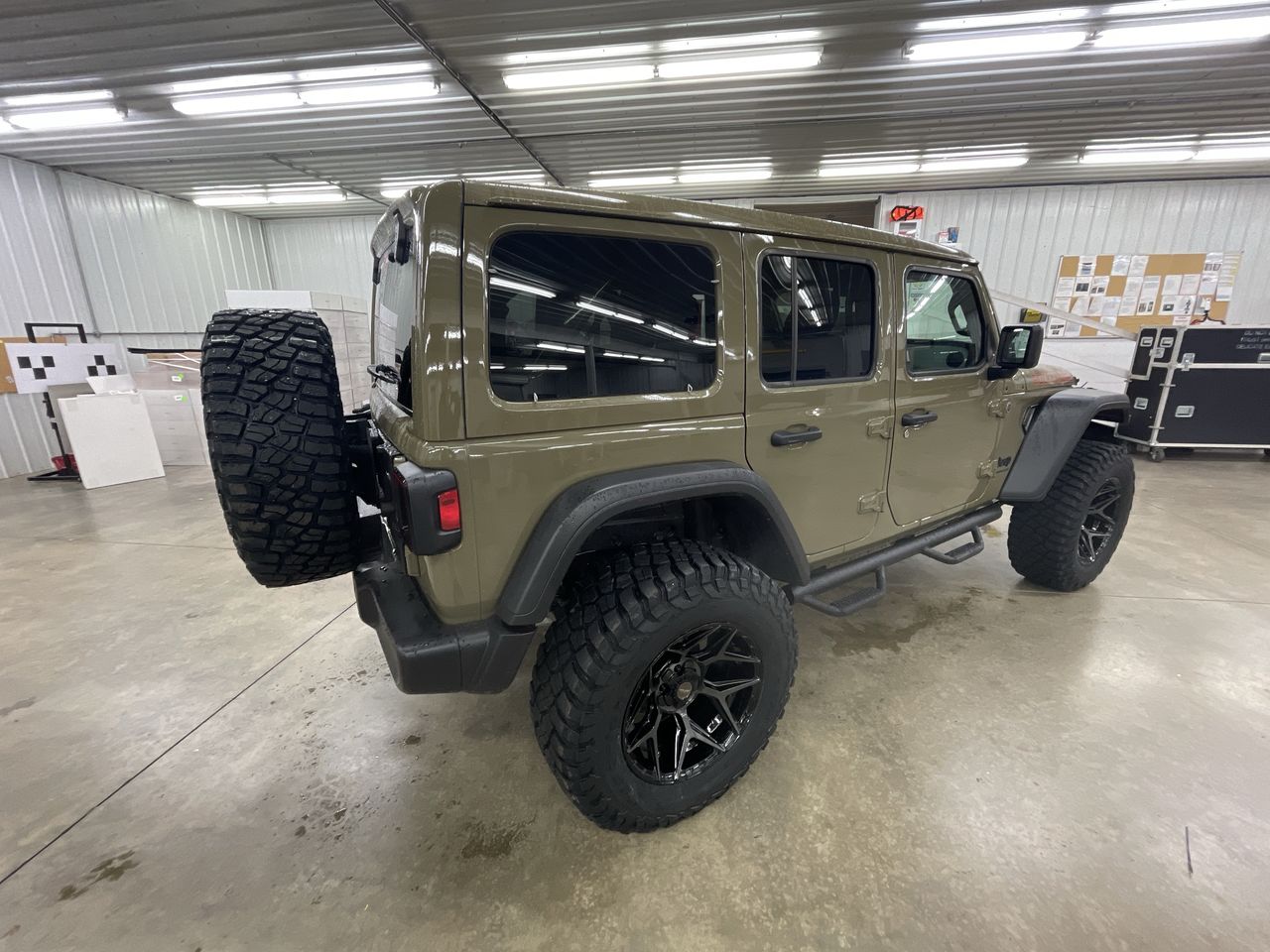 Vehicle Image 8