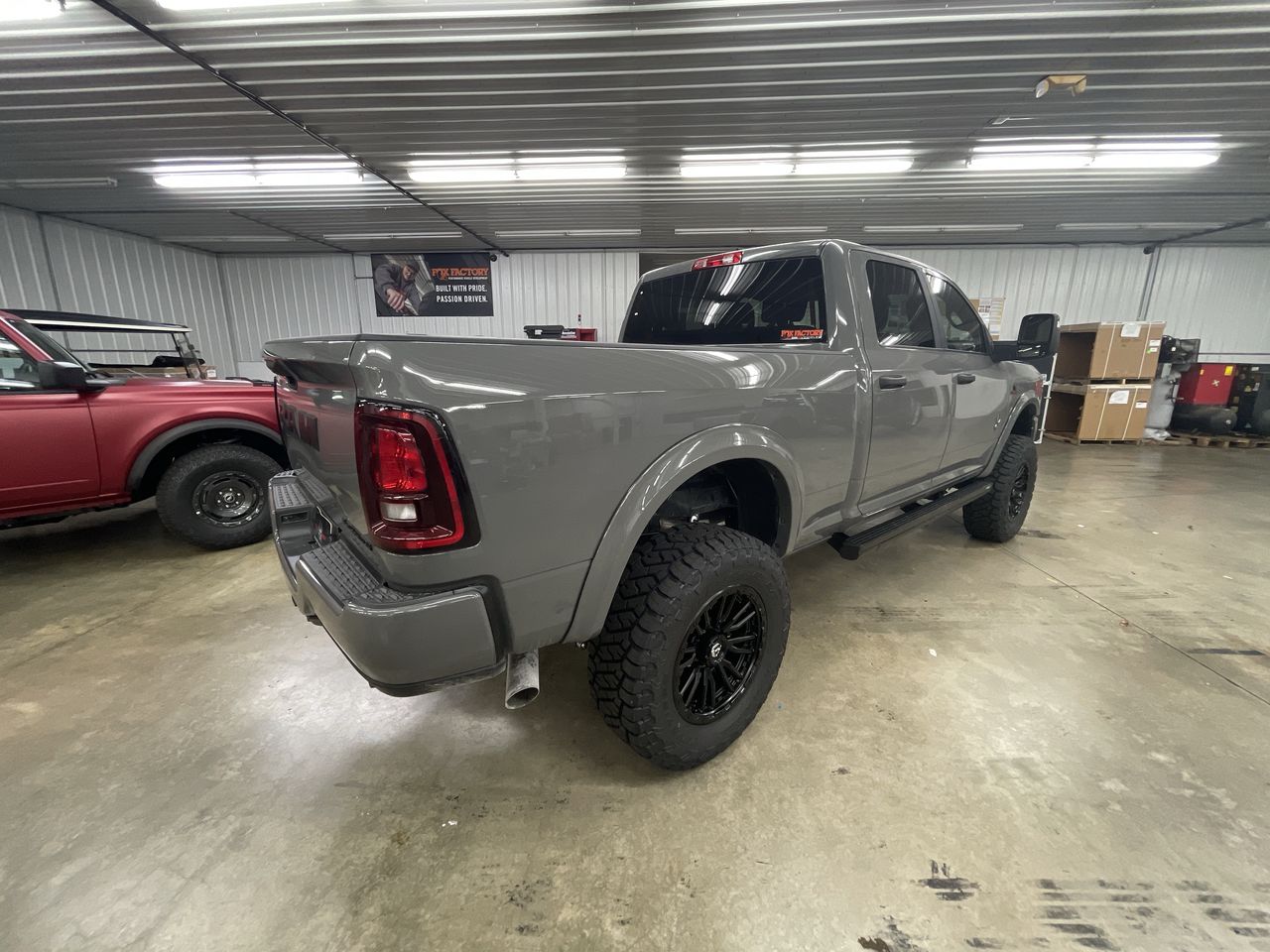 Vehicle Image 8
