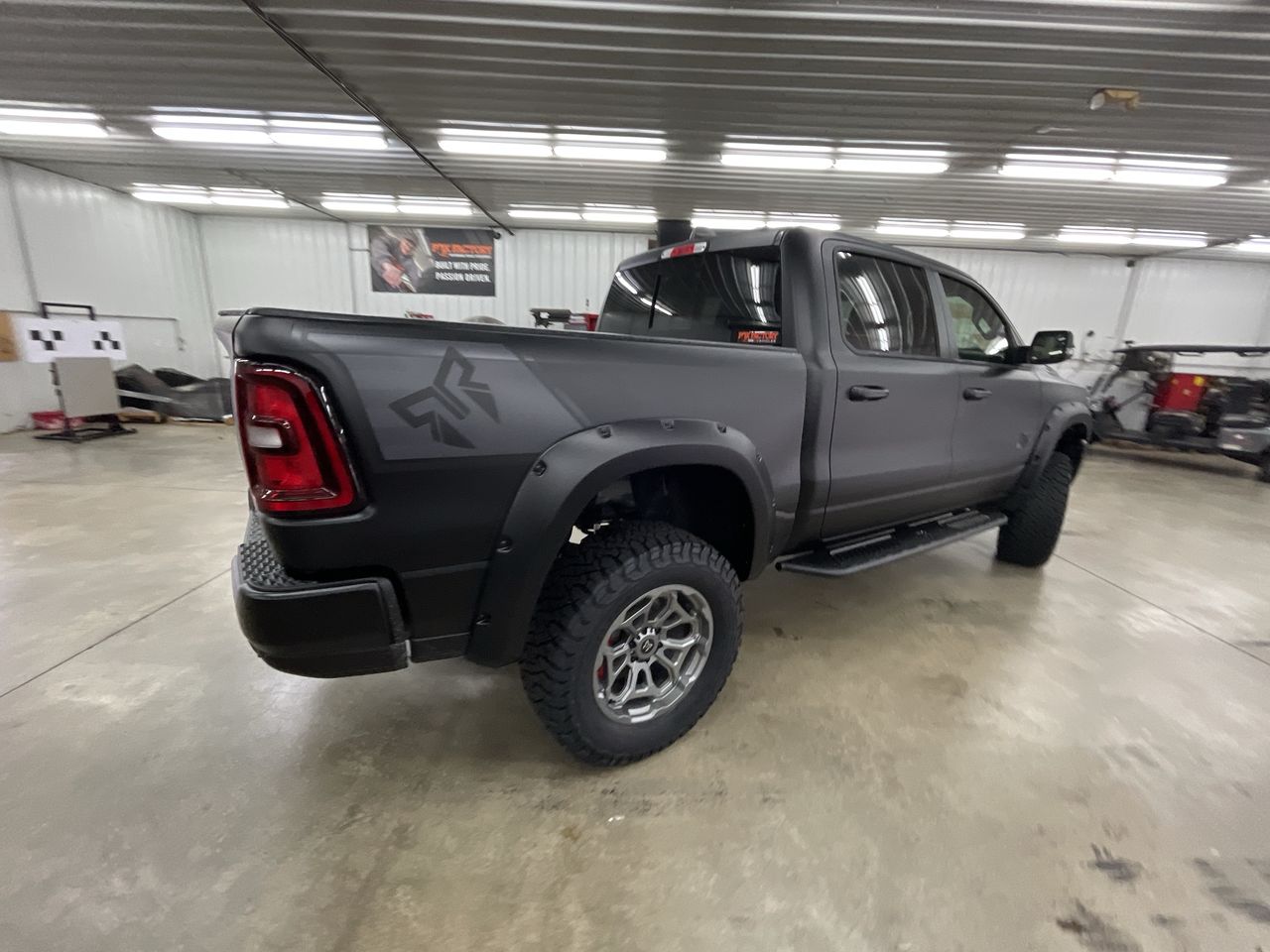 Vehicle Image 8