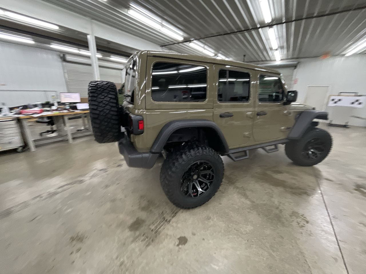 Vehicle Image 8
