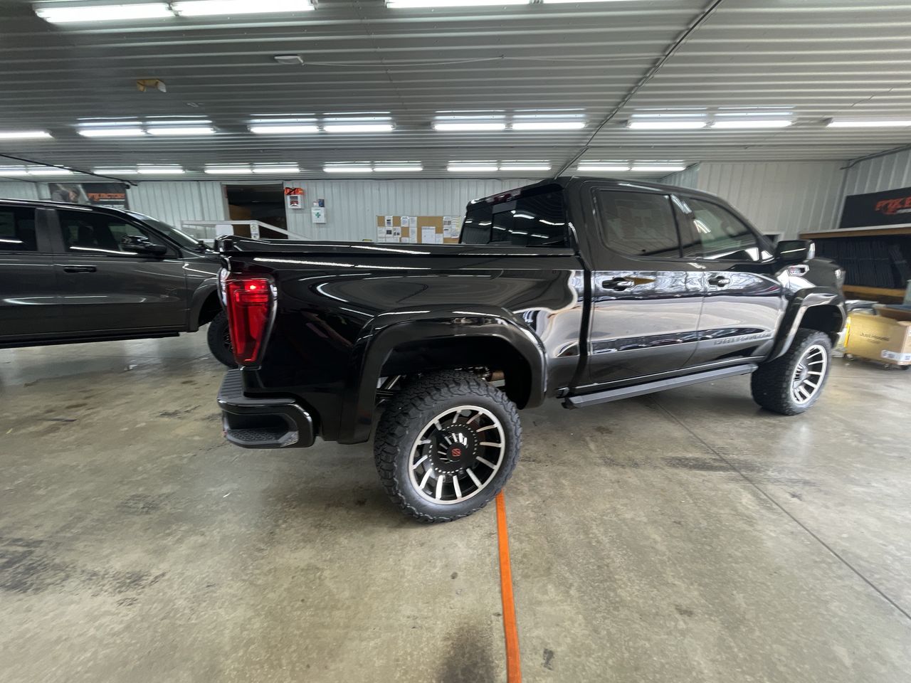 Vehicle Image 8