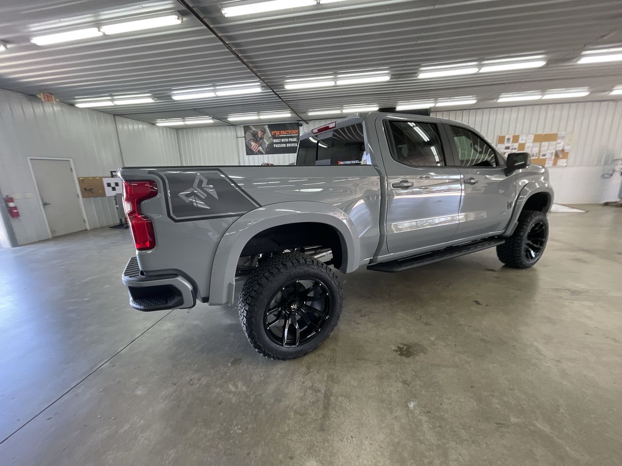 Vehicle Image 8