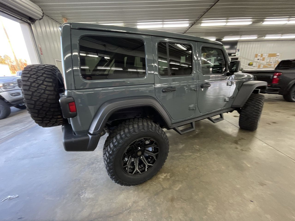 Vehicle Image 8