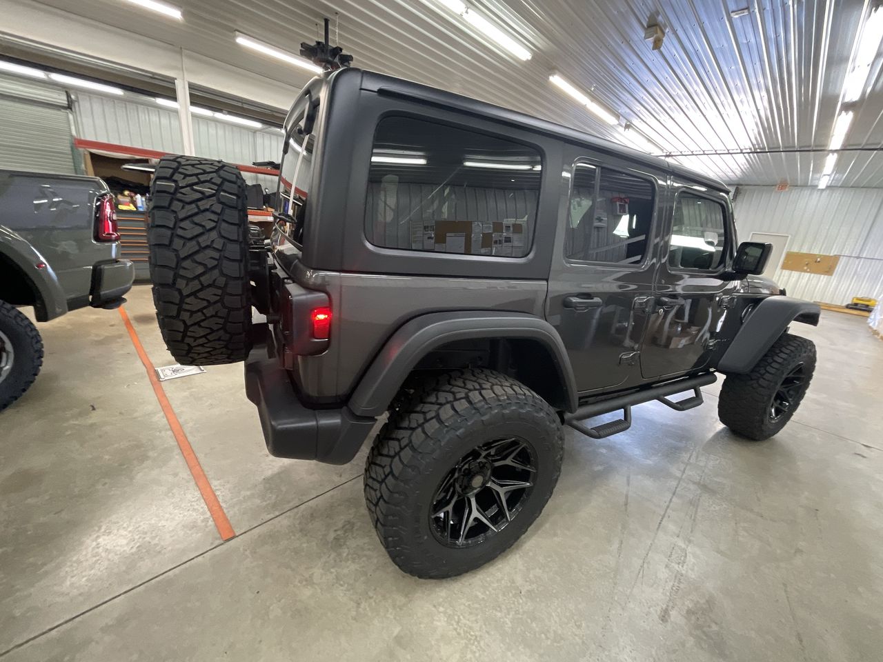 Vehicle Image 8