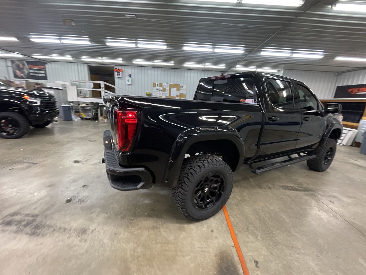 Vehicle Image 8
