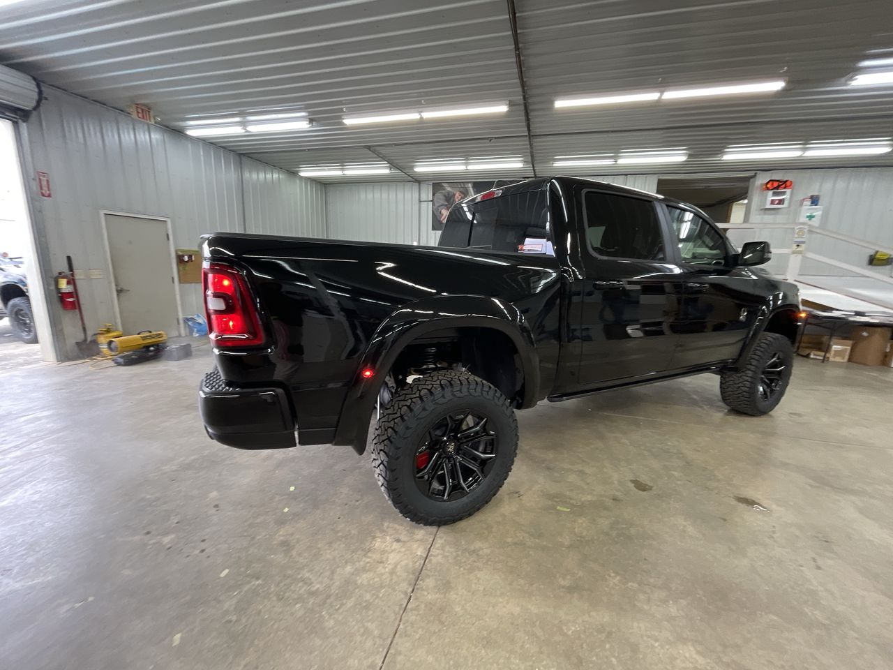 Vehicle Image 8