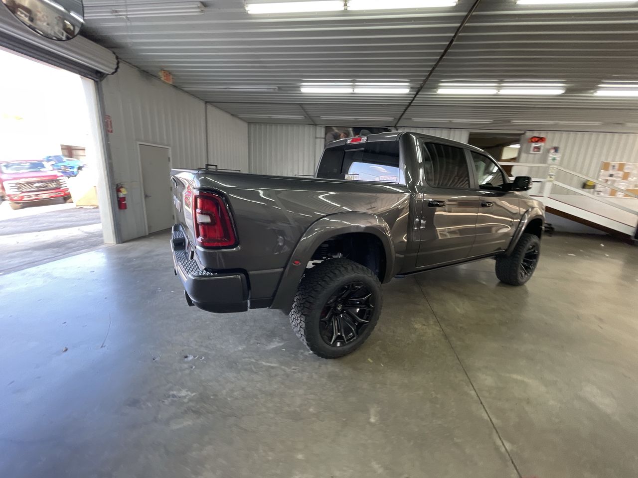 Vehicle Image 8