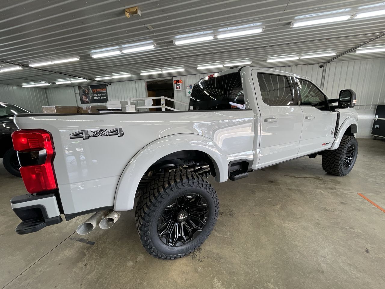 Vehicle Image 8
