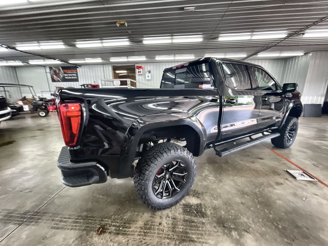 Vehicle Image 8