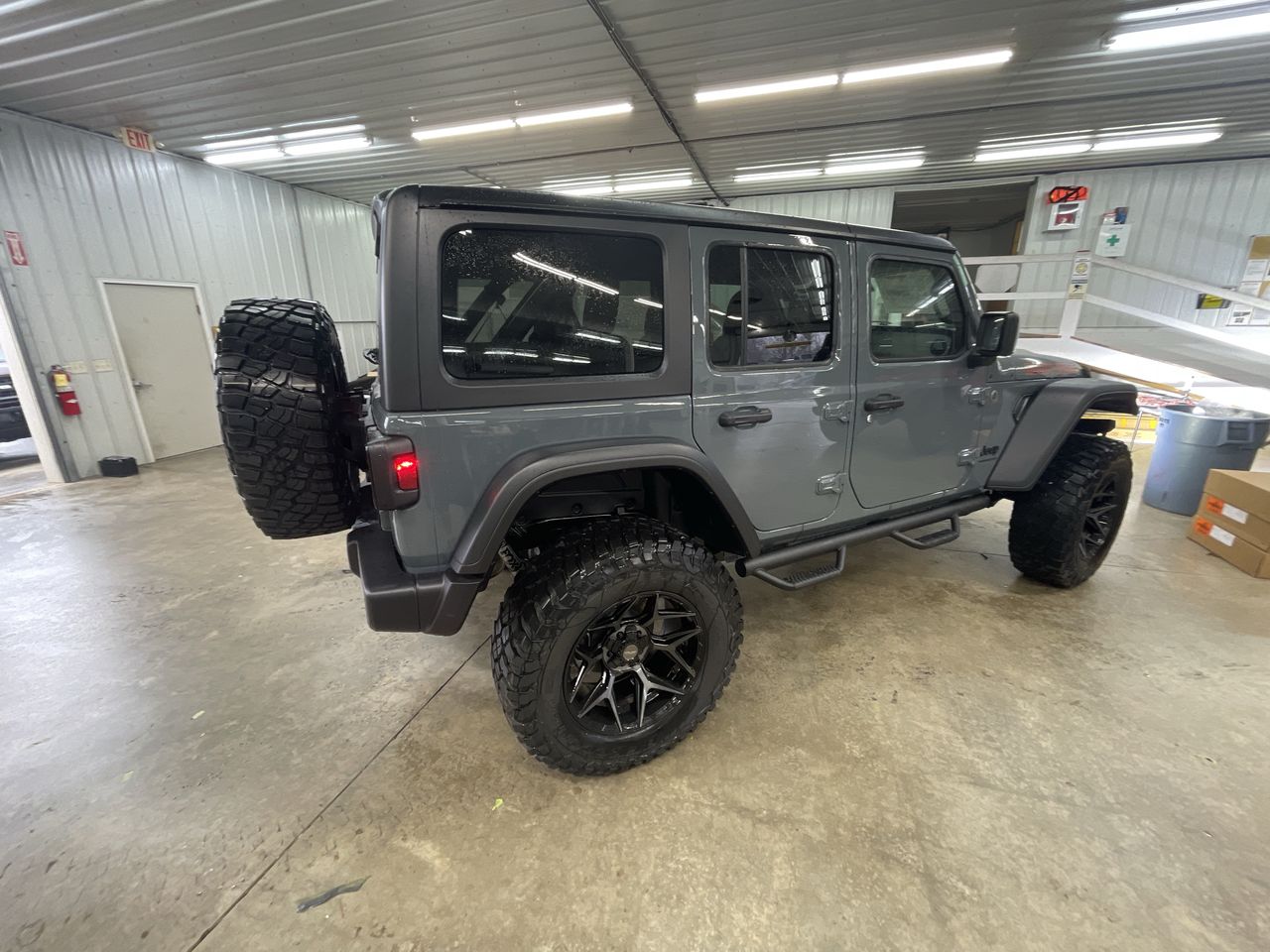 Vehicle Image 8