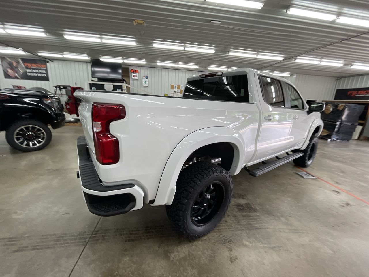 Vehicle Image 8