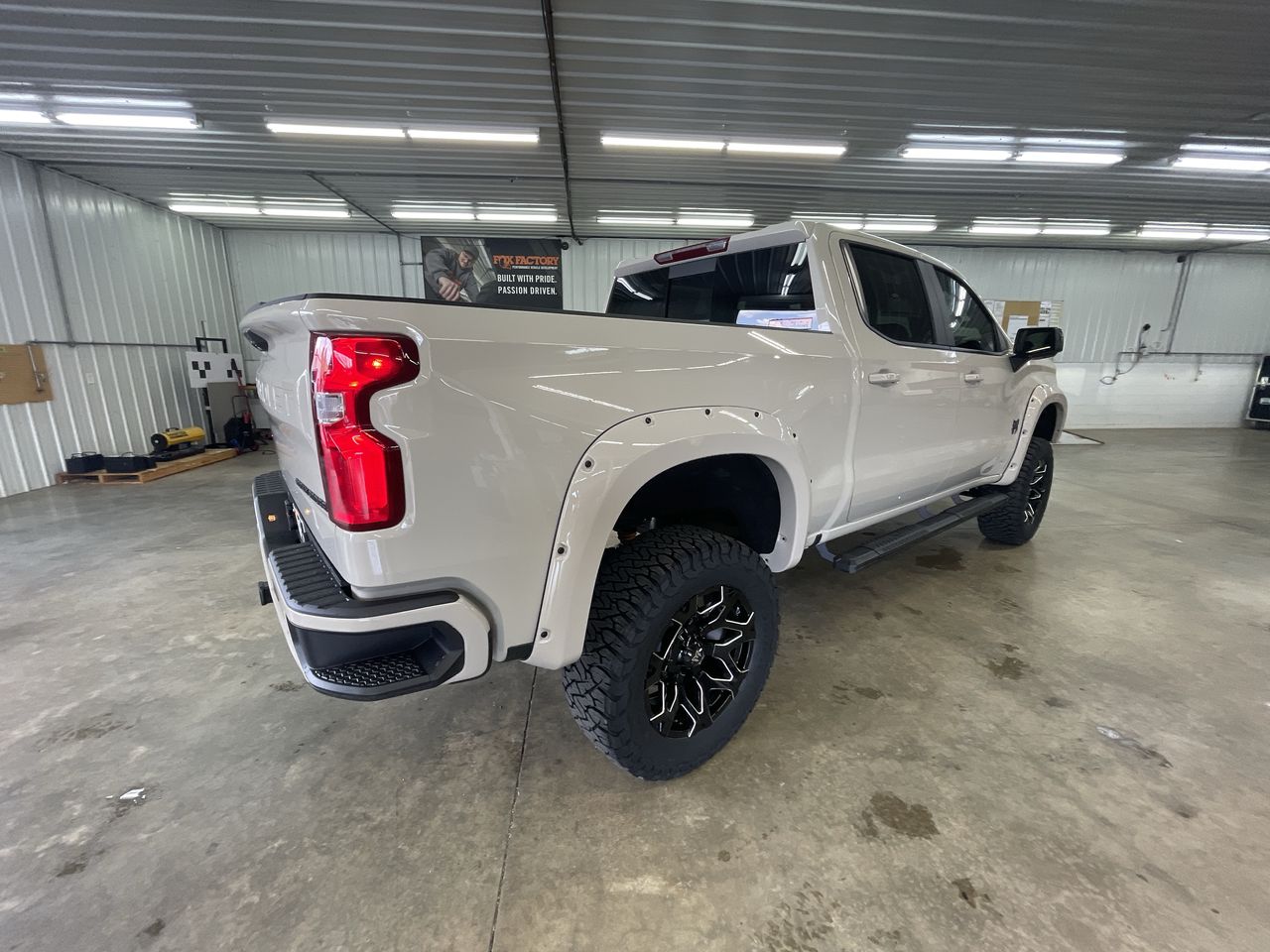 Vehicle Image 8