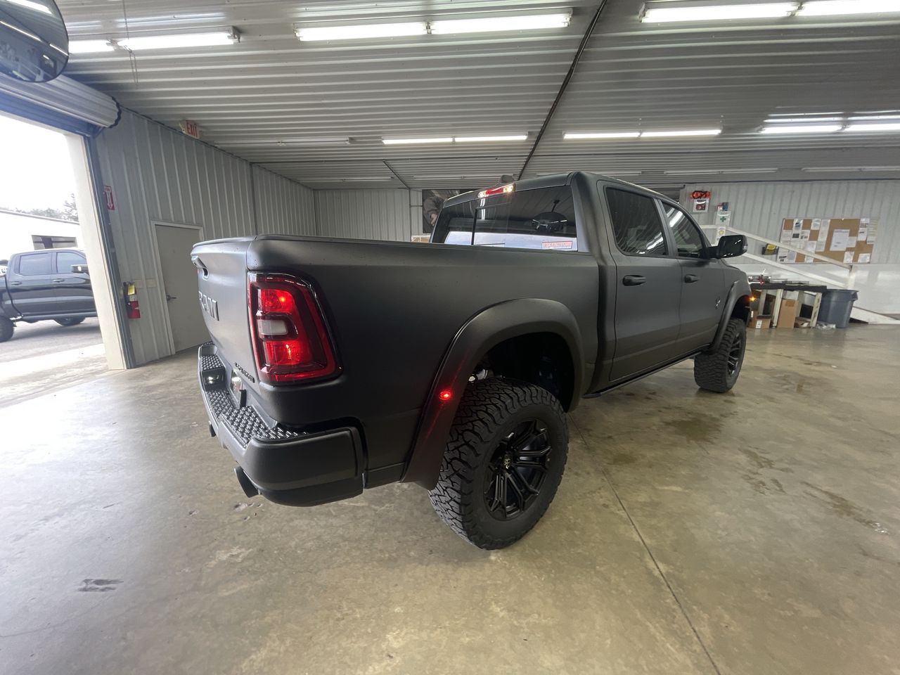 Vehicle Image 8
