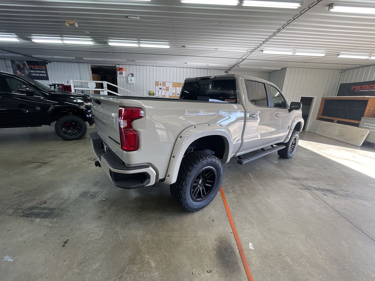Vehicle Image 8