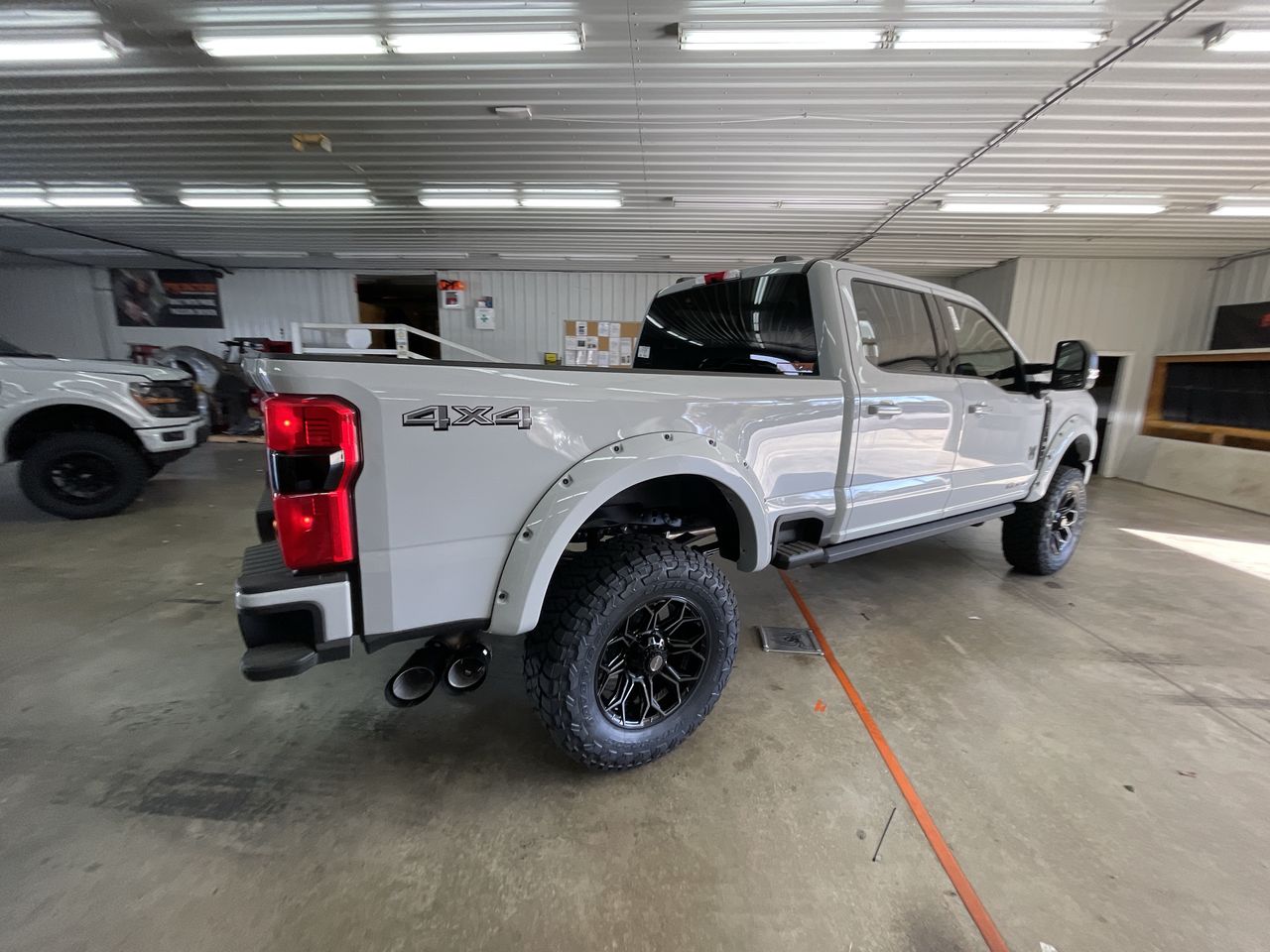 Vehicle Image 8