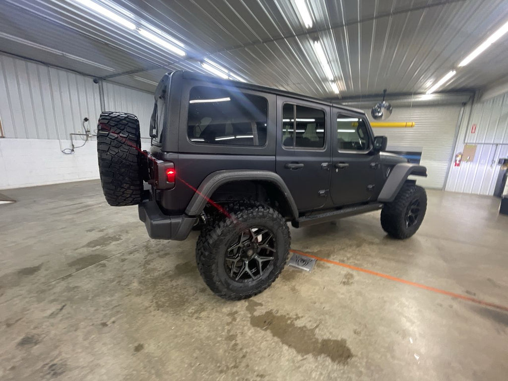 Vehicle Image 8
