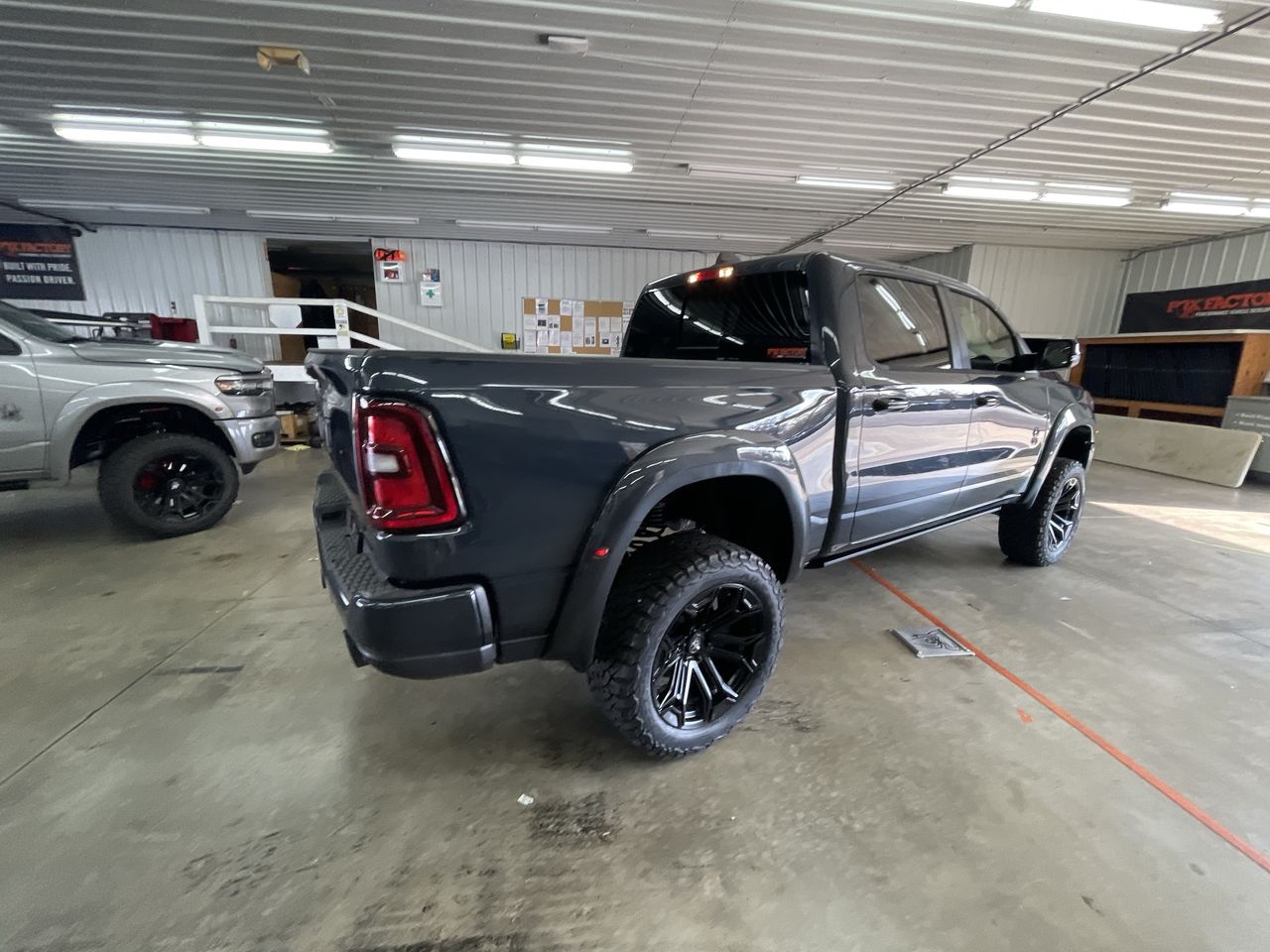 Vehicle Image 8