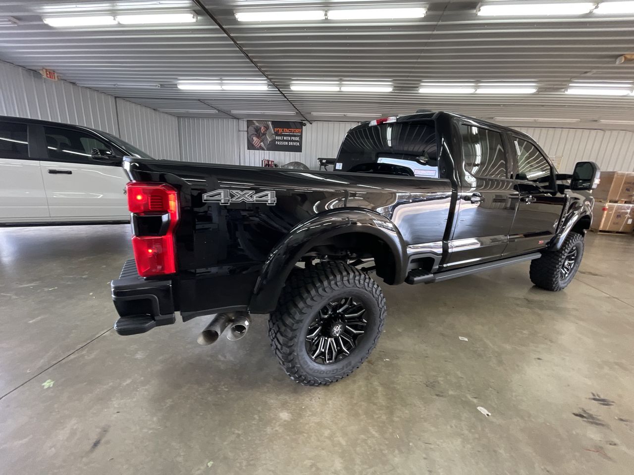Vehicle Image 8