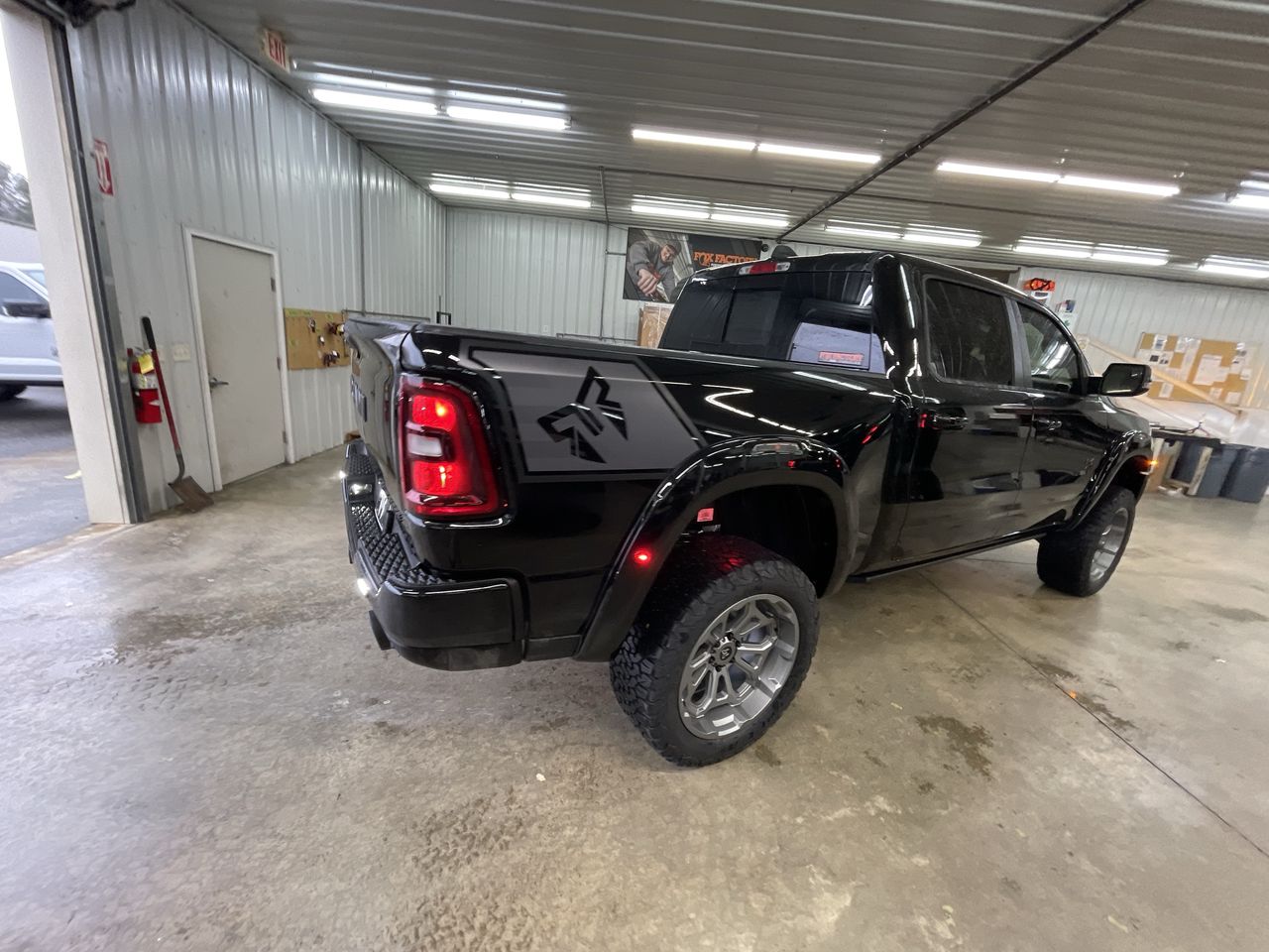 Vehicle Image 8