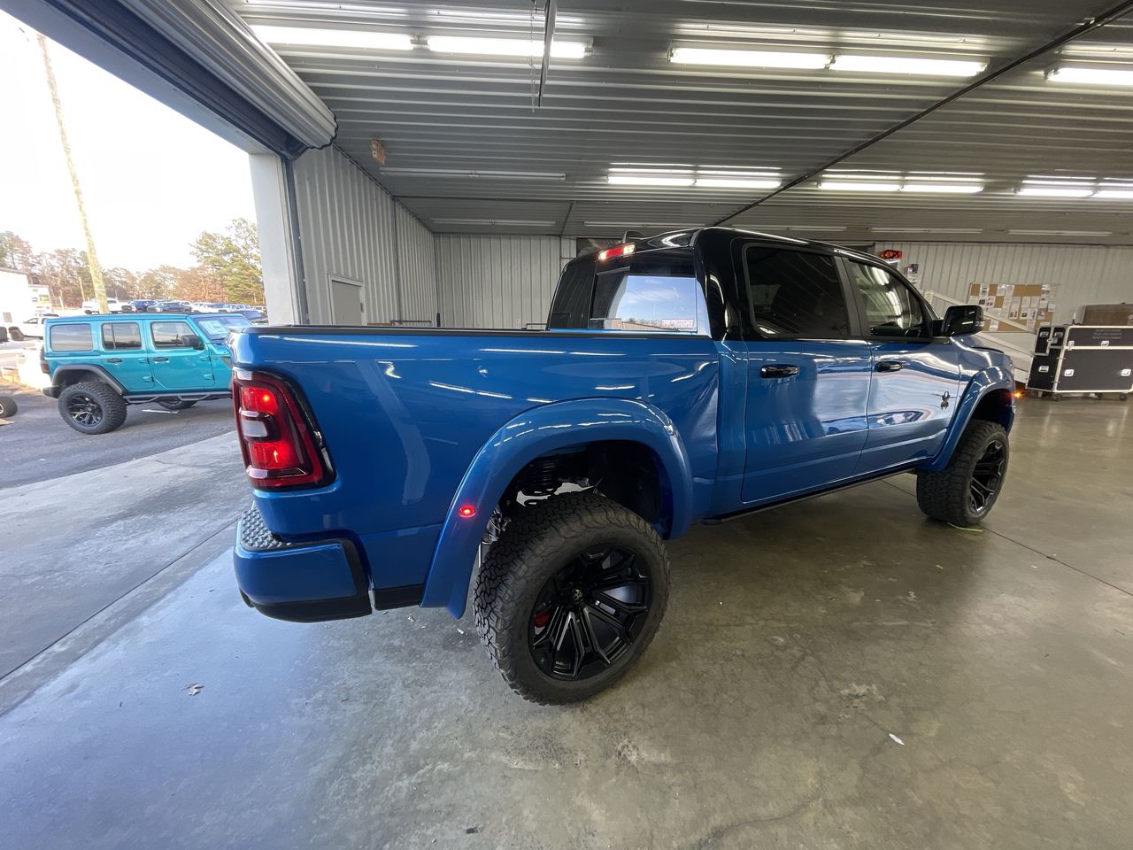 Vehicle Image 8