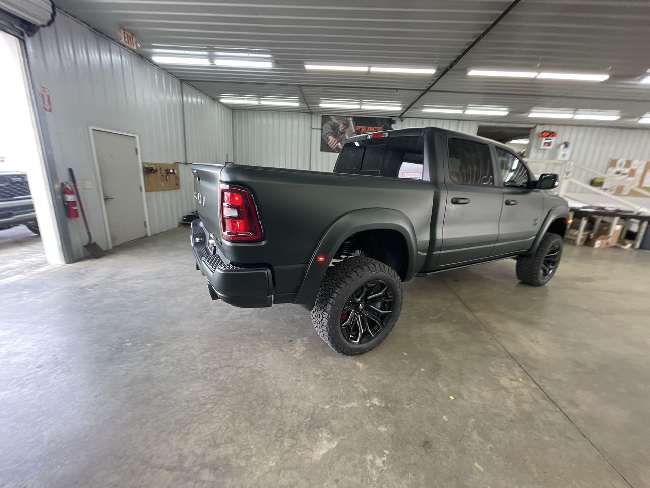 Vehicle Image 8