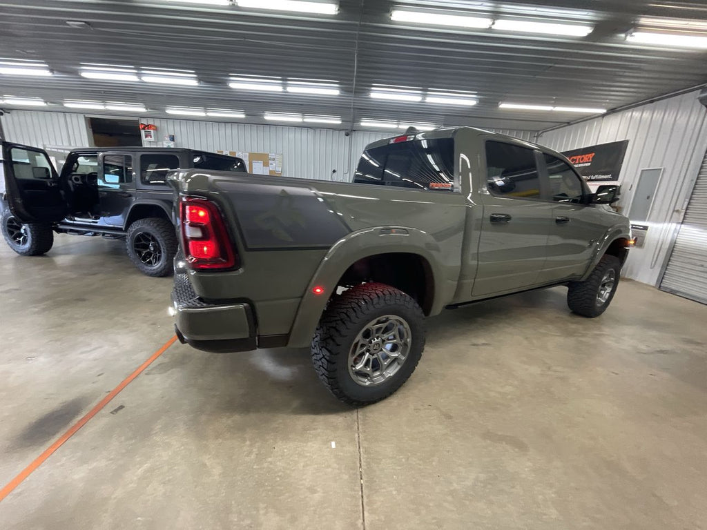 Vehicle Image 8