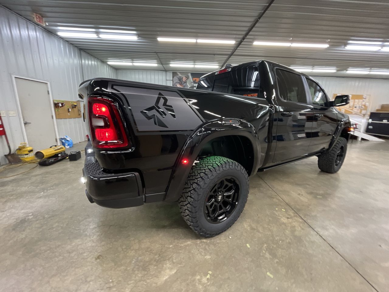 Vehicle Image 8