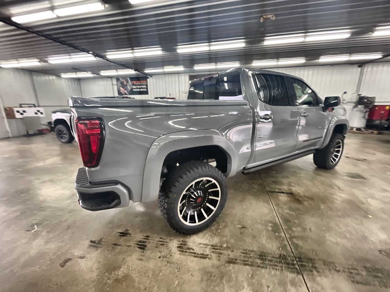 Vehicle Image 8