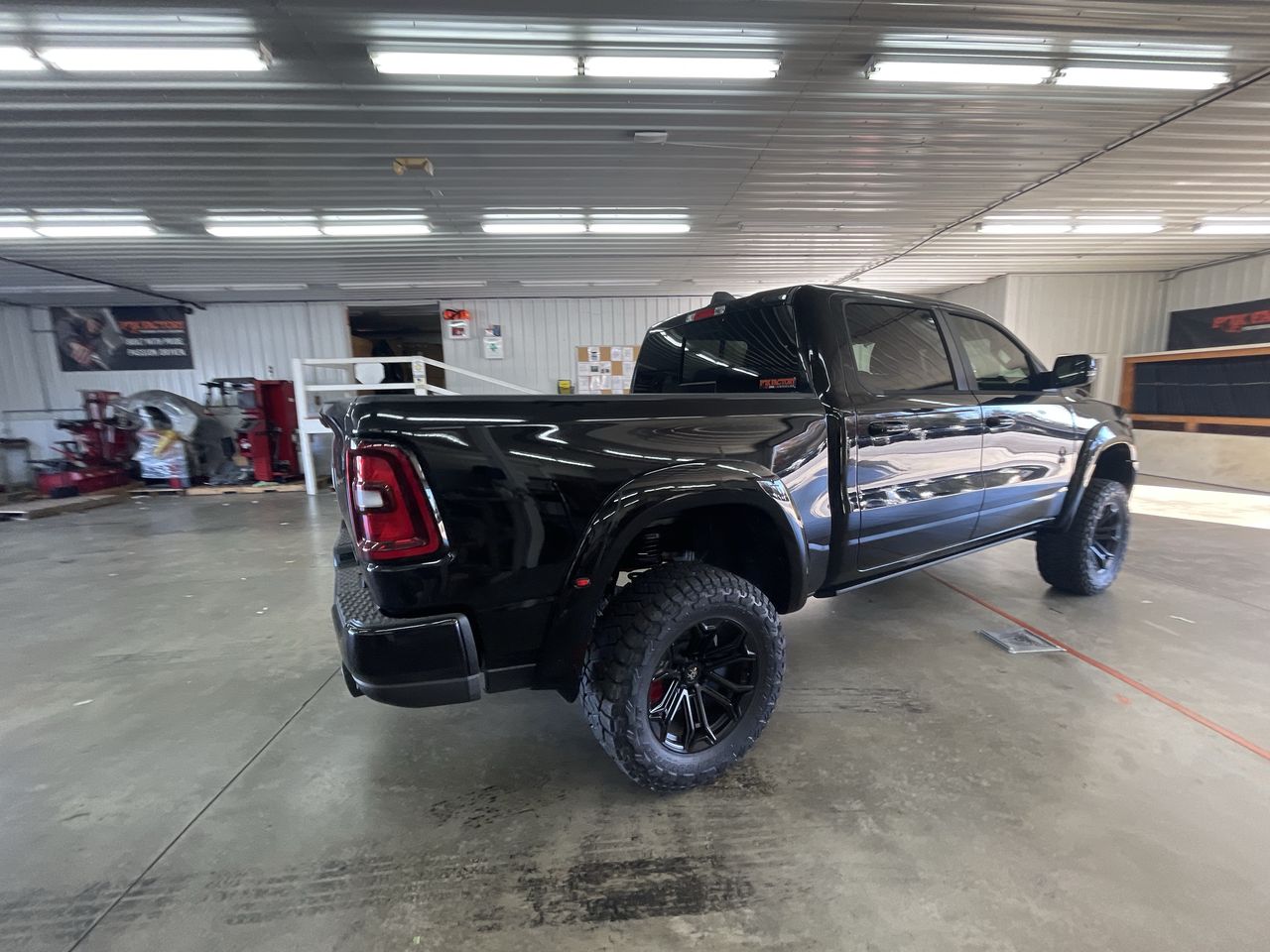 Vehicle Image 8