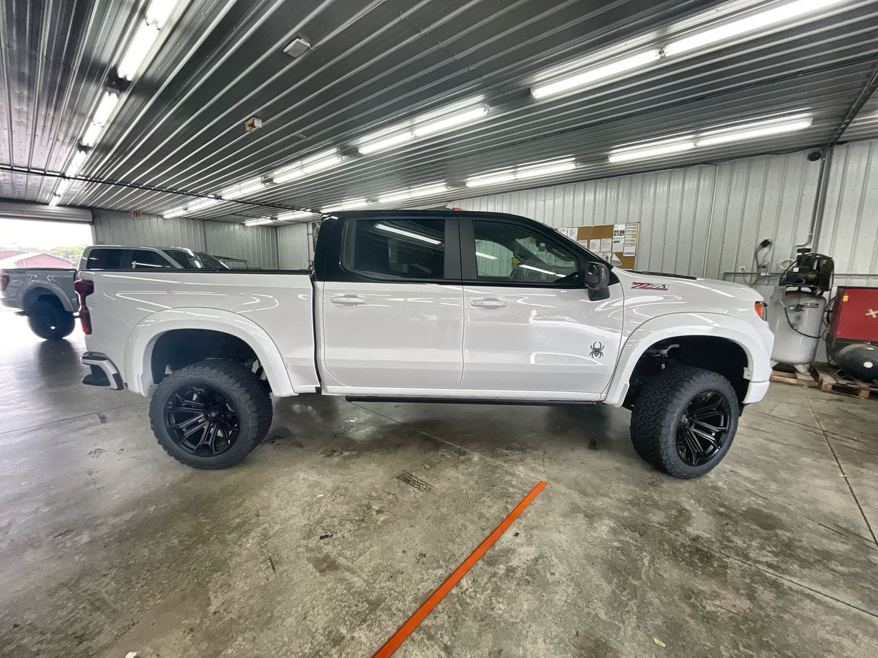 Vehicle Image 9