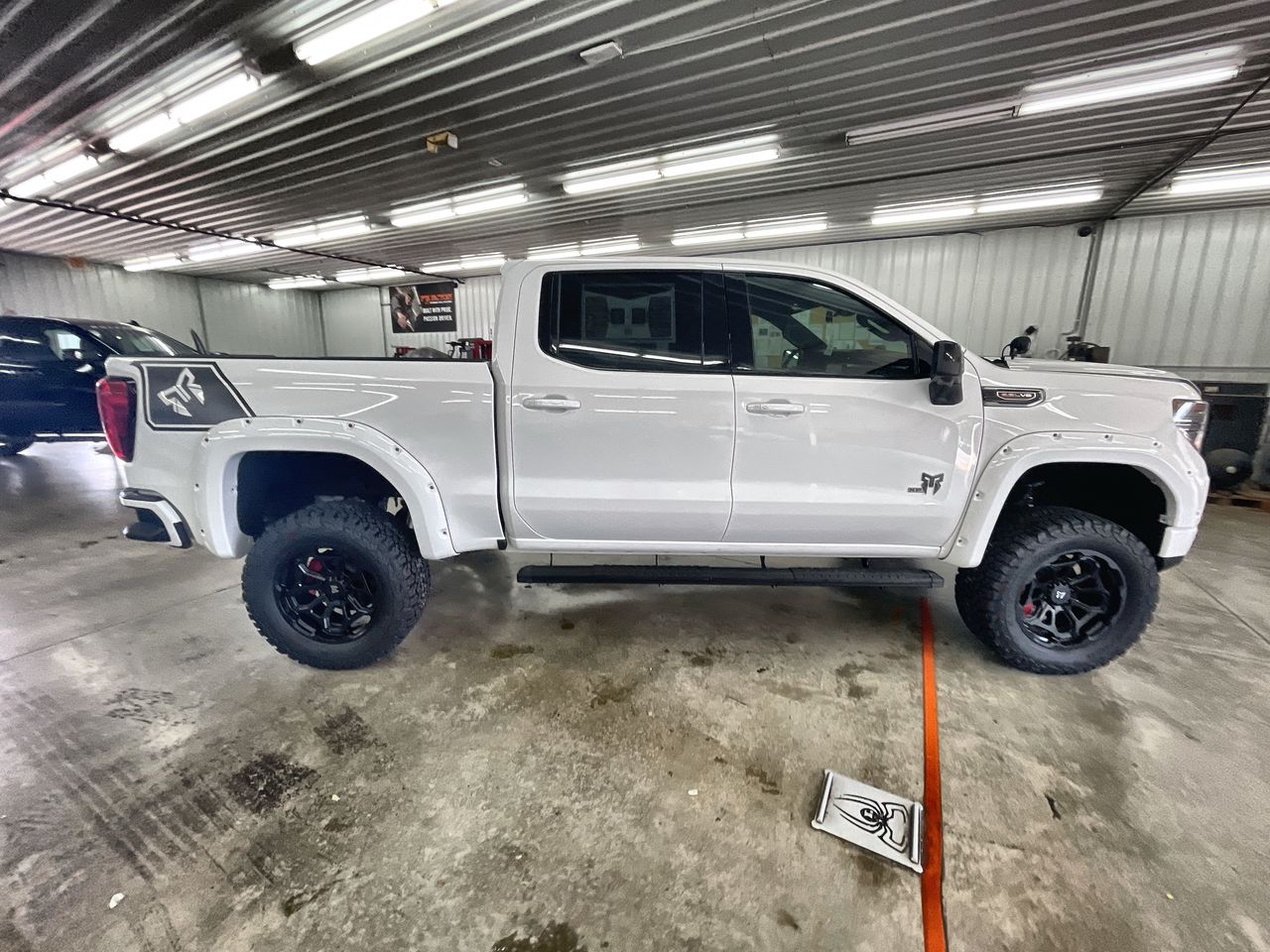 Vehicle Image 9