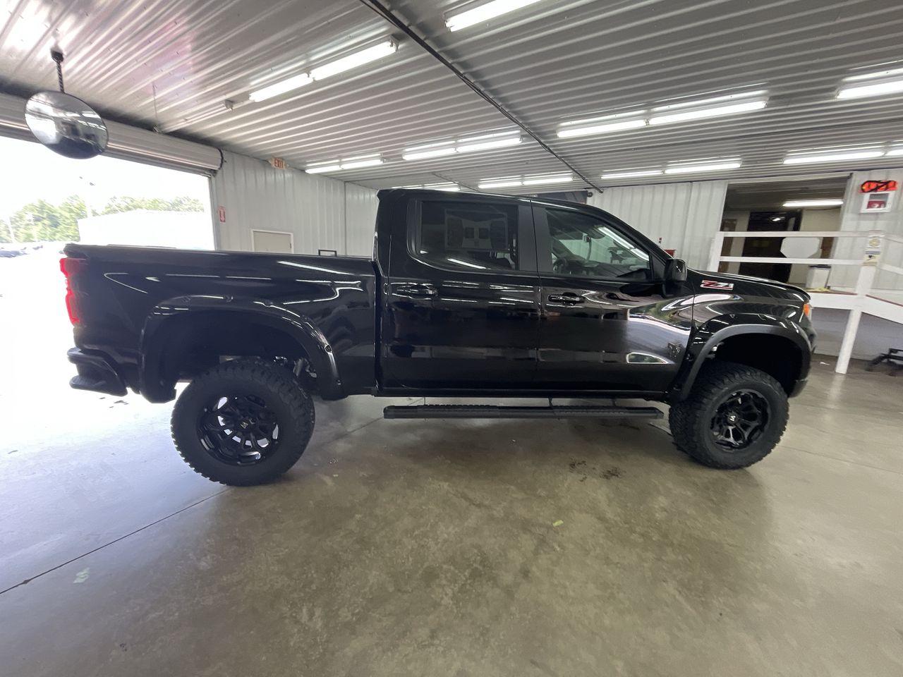 Vehicle Image 8