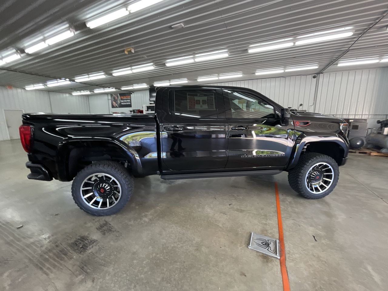 Vehicle Image 9