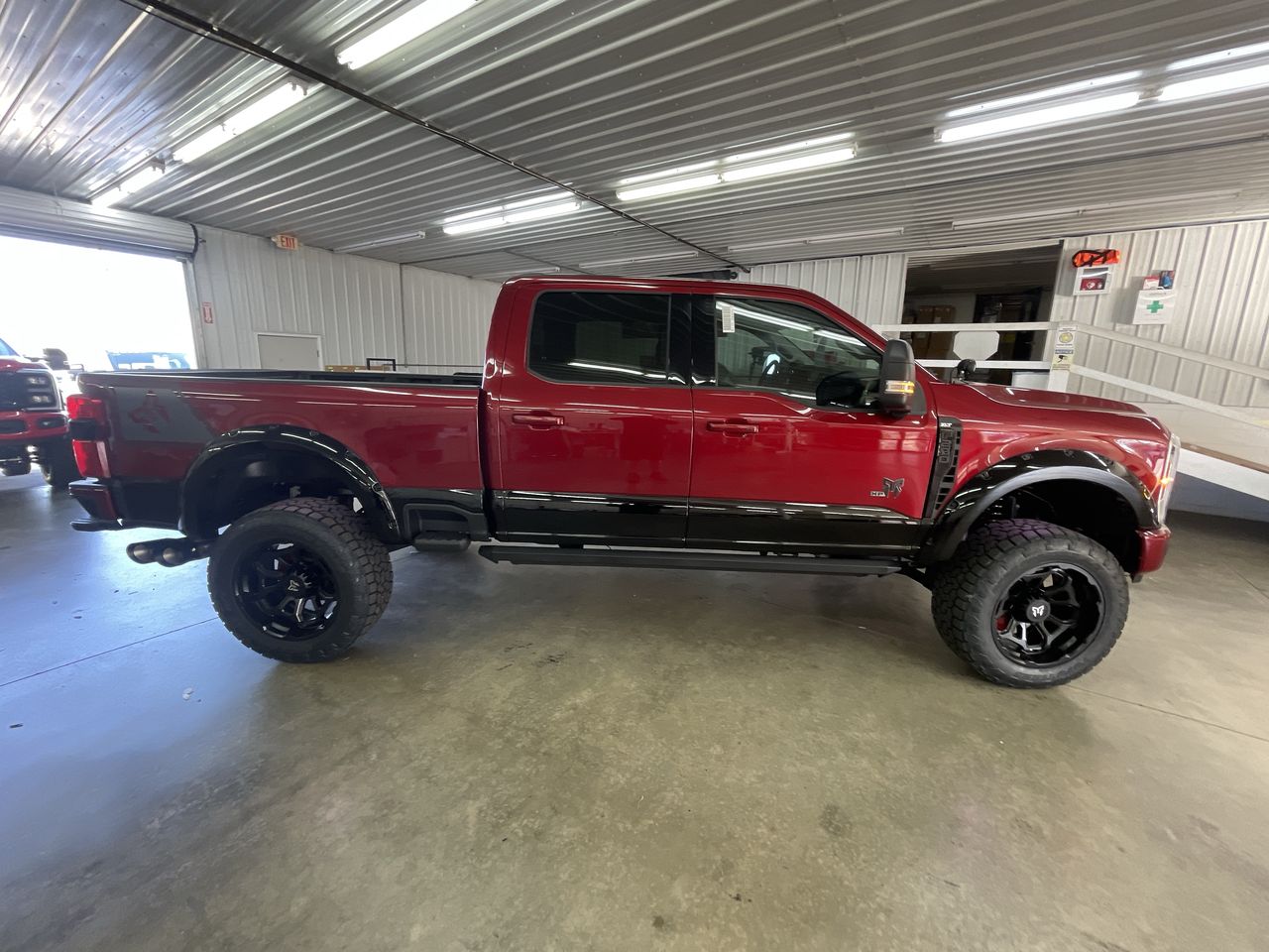 Vehicle Image 9