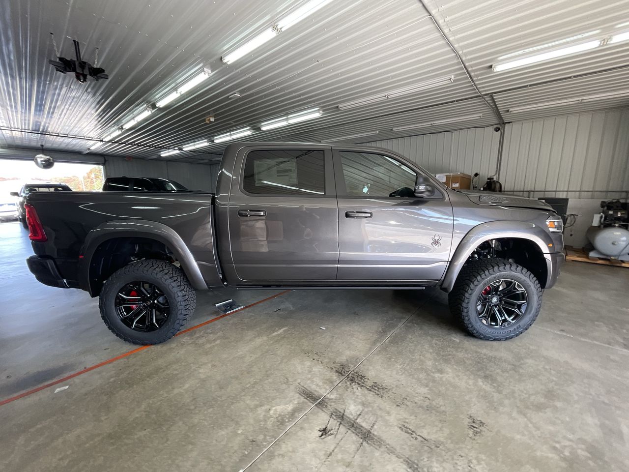 Vehicle Image 9