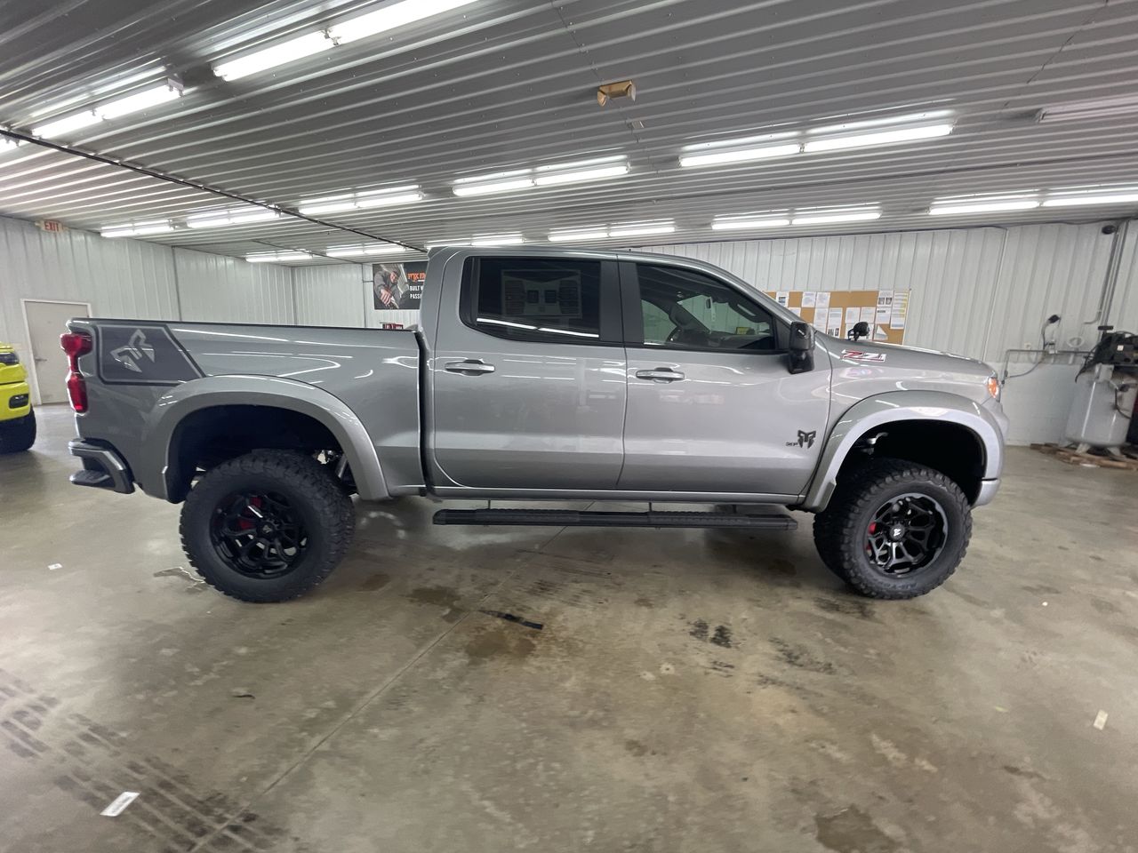 Vehicle Image 8