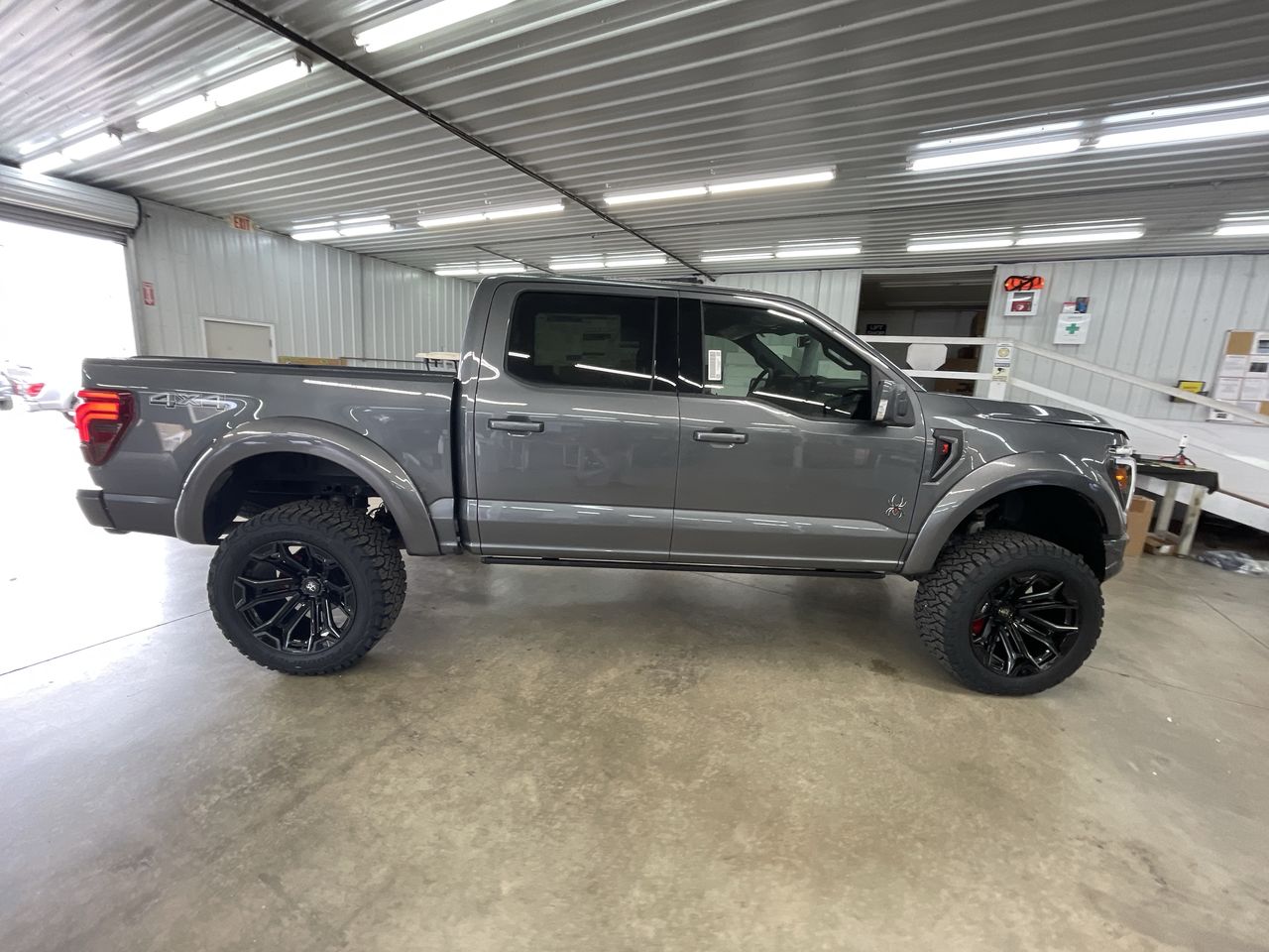 Vehicle Image 9
