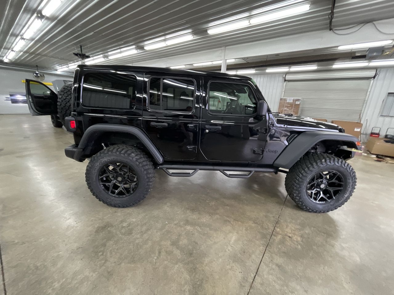 Vehicle Image 9
