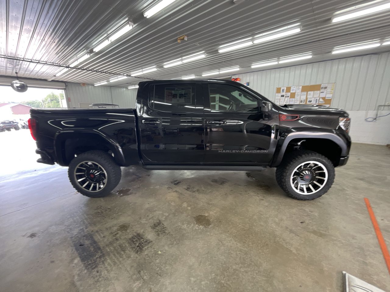 Vehicle Image 8