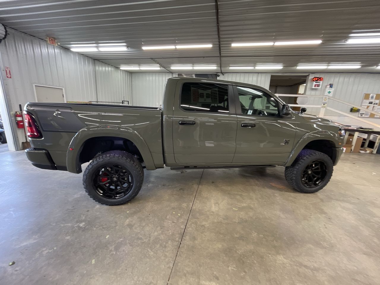 Vehicle Image 9