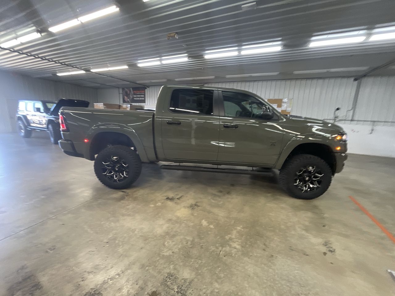 Vehicle Image 9