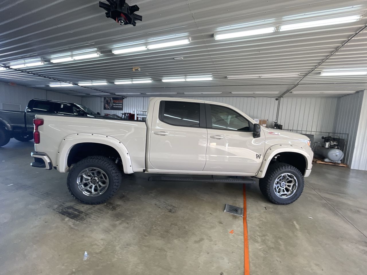 Vehicle Image 9