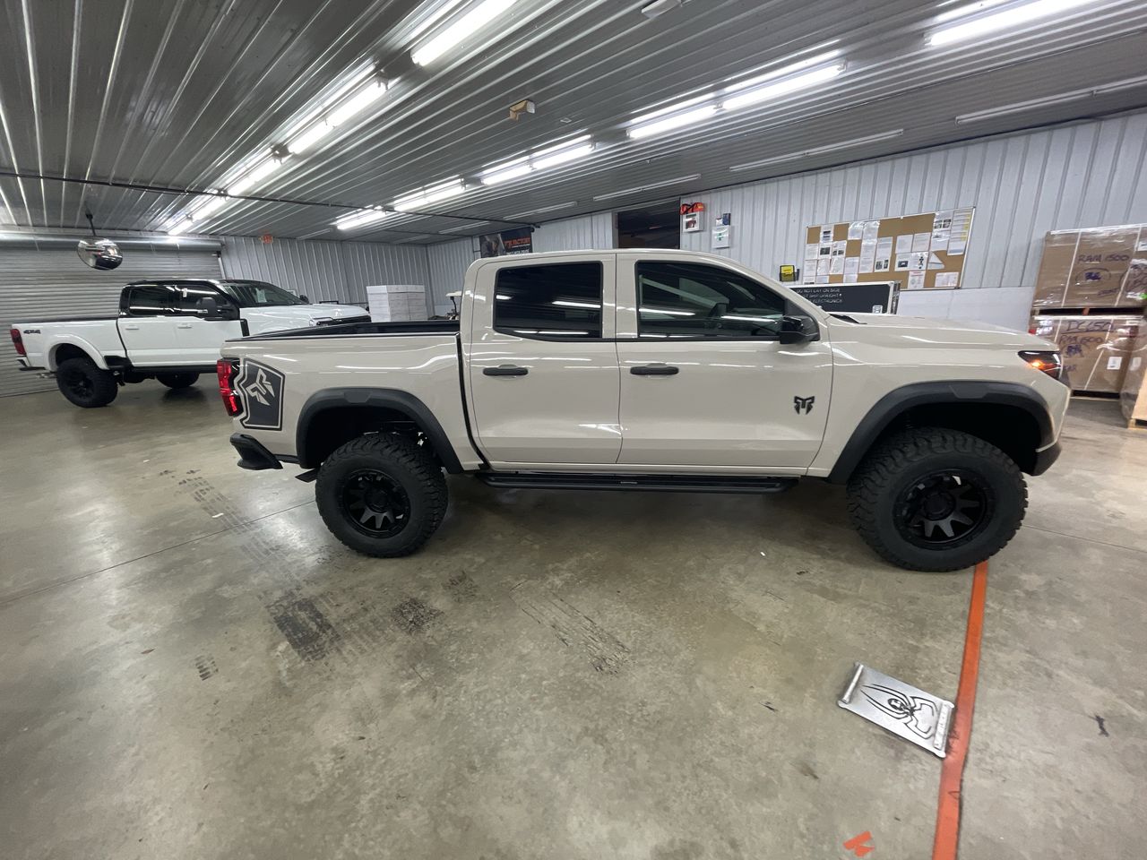 Vehicle Image 9